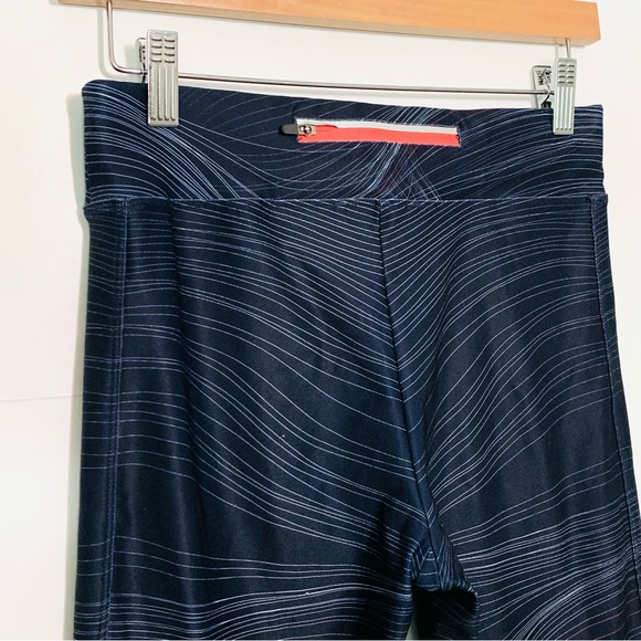 OYSHO Fitness Black Leggings With Mesh Panels Size Medium Ankle Length Pilates - Picture 4 of 16